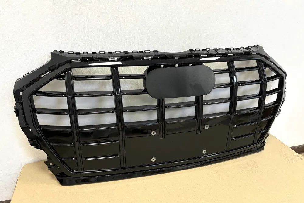 2021 SQ5 gloss black bumper grille
2022 Q5 matte black bumper grille
2021 SQ5 aggressive style bumper grille
2022 Q5 luxury bumper grille