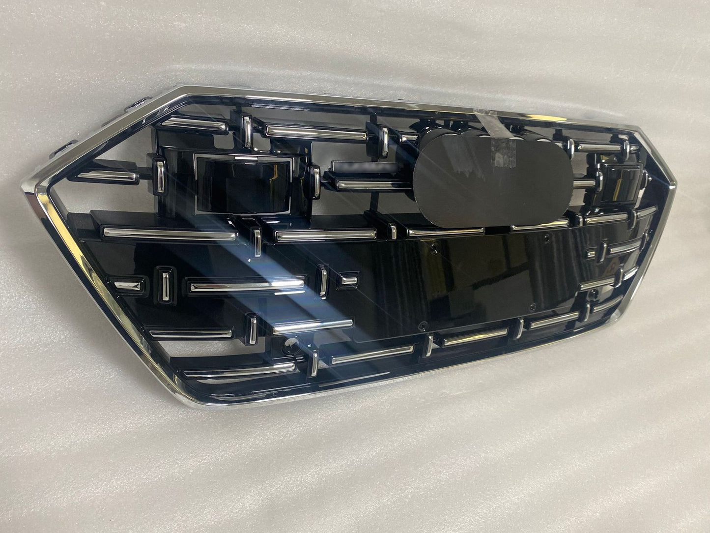 Chrome Front Bumper Grille Fit for AD A7/A7L/S7 2019-2024 Cross Style