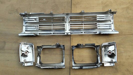 Fit For Toyota Pickup 4Runner 1987-88 RN65 4WD Grille Assembly Chrome TO1200133